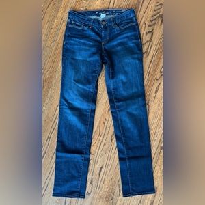 Eddie Bauer women’s jeans 4L 27”x34” Slightly curvy, Straight leg